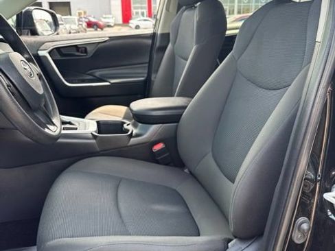 Used 2023 Toyota RAV4 LE AWD/4WD image 9