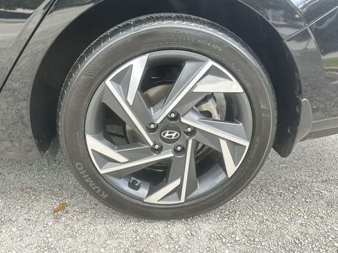 Used 2025 Hyundai Elantra Sport FWD image 29