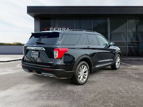 Used 2021 Ford Explorer XLT w/ Equipment Group 202A AWD/4WD image 5