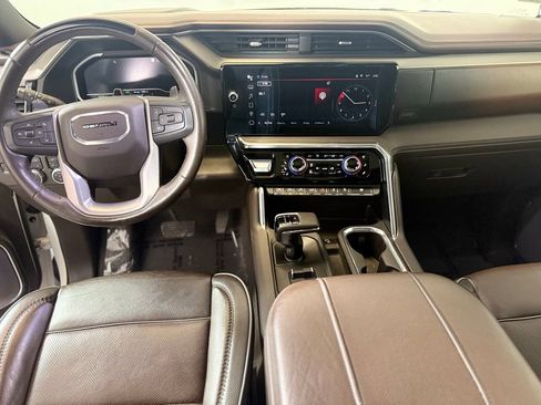Used 2023 GMC Sierra 1500 Denali AWD/4WD image 11