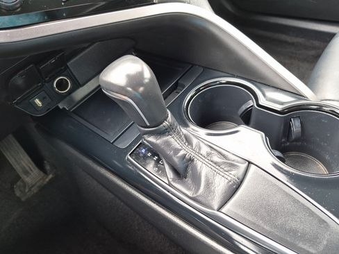 Used 2019 Toyota Camry SE FWD image 26