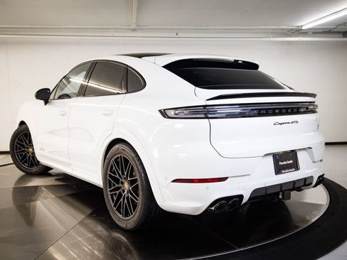 Used 2026 Porsche Cayenne GTS AWD/4WD image 3