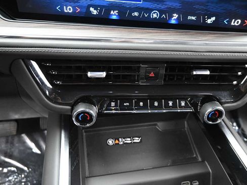 Used 2025 Chevrolet Tahoe LT AWD/4WD image 24