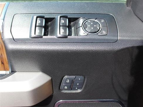 Used 2018 Ford F150 Lariat image 24