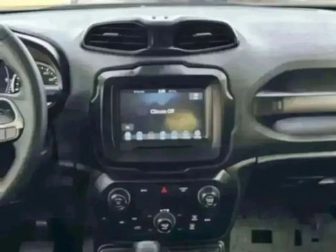 Used 2018 Jeep Renegade Sport w/ Power & Air Group FWD image 22