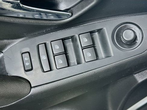 Used 2016 Chevrolet Trax LT w/ LT Sun and Sound Package image 18