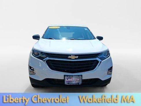 Used 2019 Chevrolet Equinox LS w/ LS Convenience Package AWD/4WD image 2