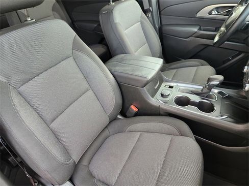 Used 2023 Chevrolet Traverse LT image 14