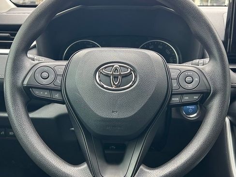 Used 2022 Toyota RAV4 XLE AWD/4WD image 21
