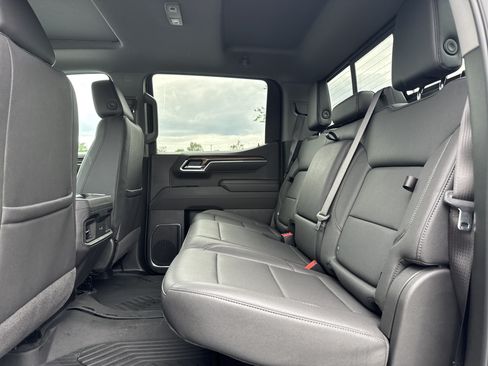 Used 2025 Chevrolet Silverado 1500 LT Trail Boss w/ Convenience Package II AWD/4WD image 31