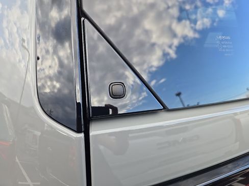 Used 2025 Lexus GX 550 w/ Accessory Package (2T) image 70