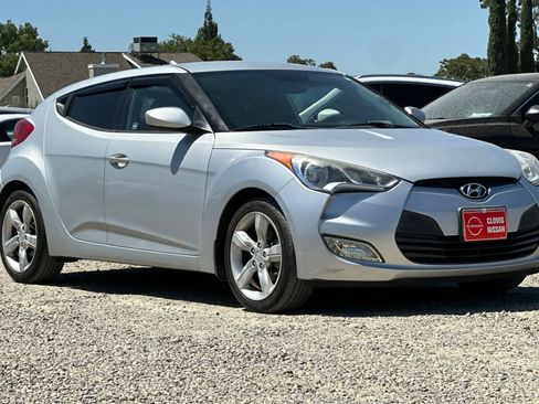 Used 2015 Hyundai Veloster FWD image 10