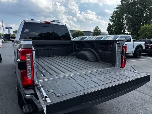 Used 2023 Ford F250 Lariat w/ Lariat Ultimate Package AWD/4WD image 46