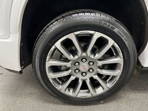 Certified 2023 GMC Acadia Denali FWD image 33