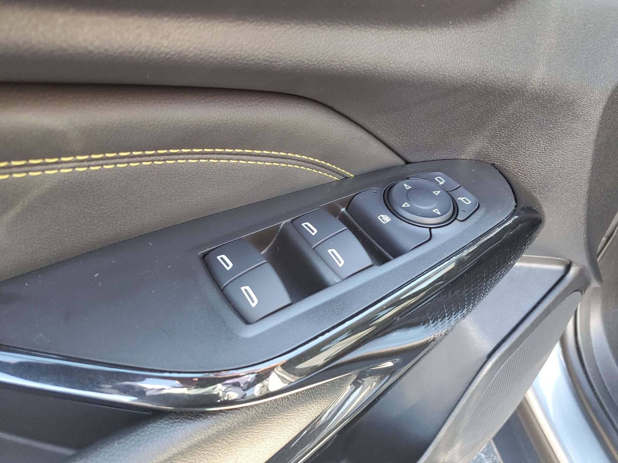 Used 2025 Chevrolet Trax LT w/ Driver Confidence Package FWD image 13