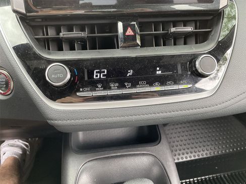 Used 2025 Toyota Corolla SE FWD image 19