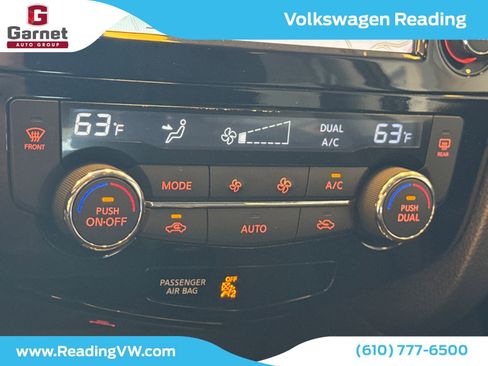 Used 2017 Nissan Rogue SV w/ SV Premium Package image 41