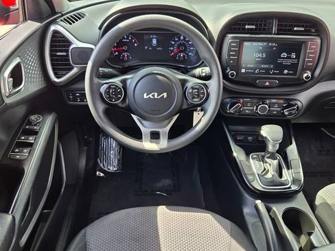Used 2022 Kia Soul LX w/ Technology Package FWD image 11