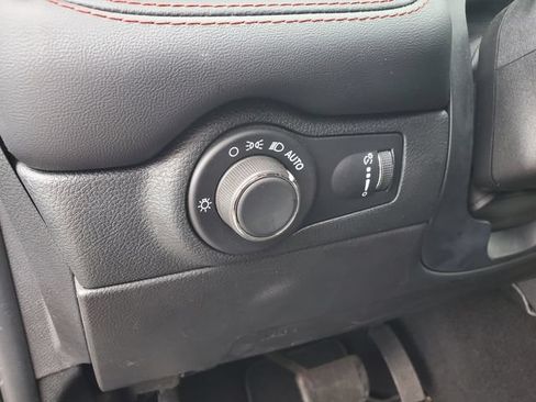 Used 2025 Dodge Durango GT AWD/4WD image 7
