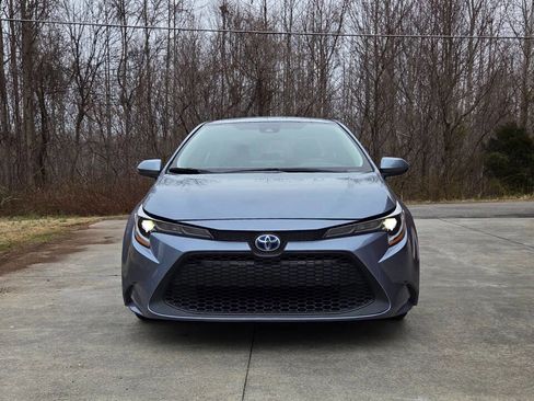 Used 2022 Toyota Corolla LE image 2