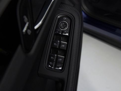 Certified 2026 Porsche Macan AWD/4WD image 21
