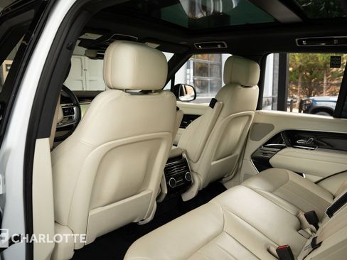 Used 2023 Land Rover Range Rover SE image 28