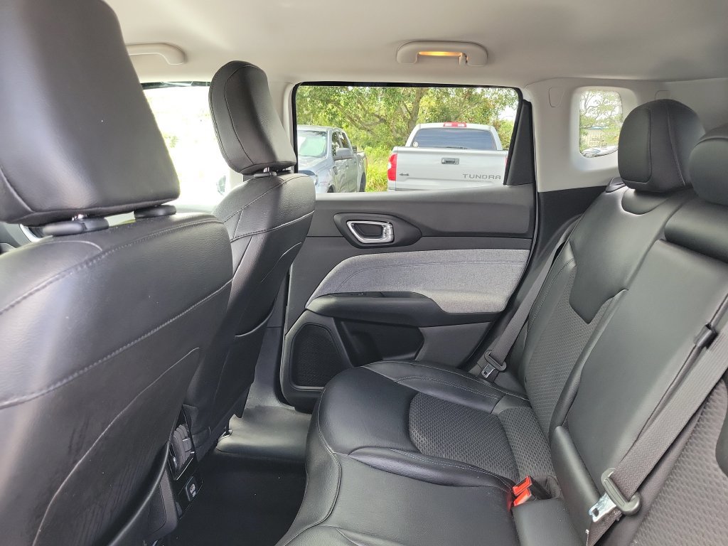 Used 2022 Jeep Compass Latitude FWD image 24