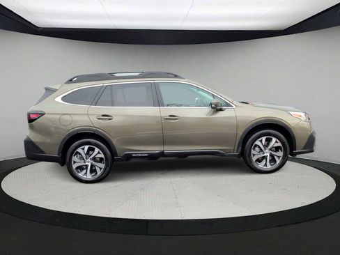 Certified 2022 Subaru Outback Limited image 9