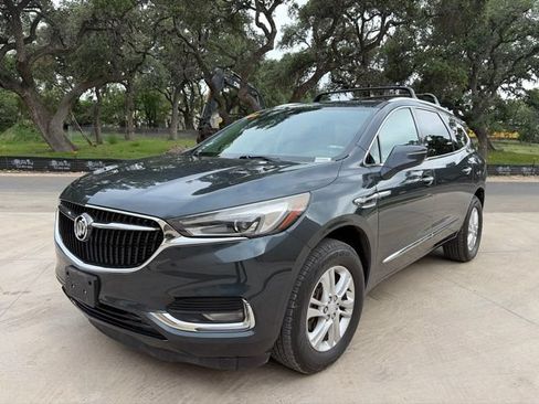 Used 2018 Buick Enclave Essence FWD image 2