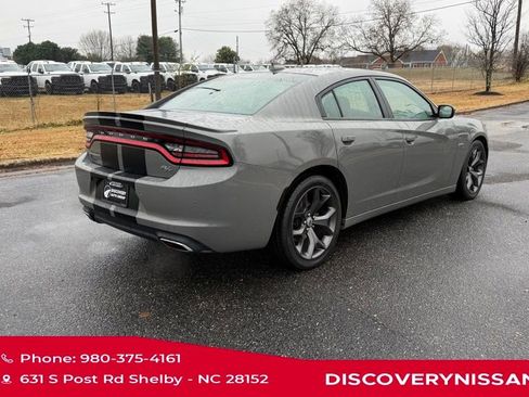 Used 2017 Dodge Charger R/T w/ Plus Group image 8
