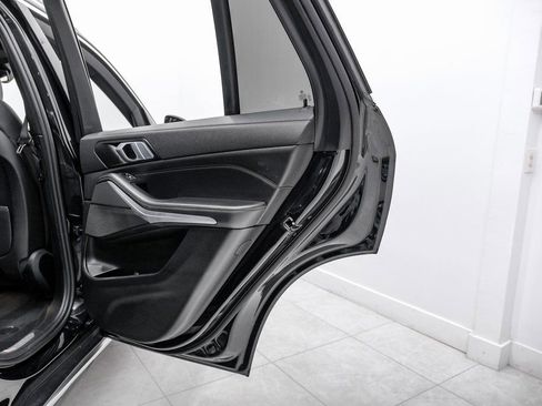 Used 2022 BMW X5 xDrive40i w/ Parking Assistance Package image 40