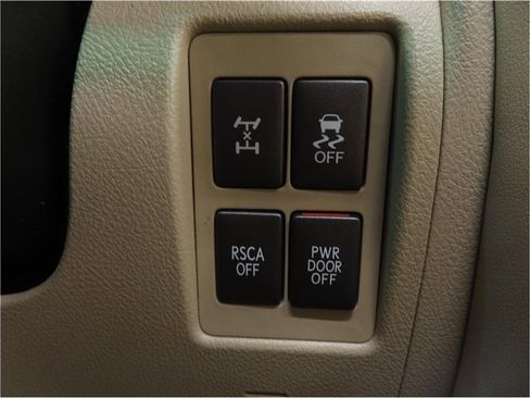 Used 2011 Lexus LX 570 4WD image 47