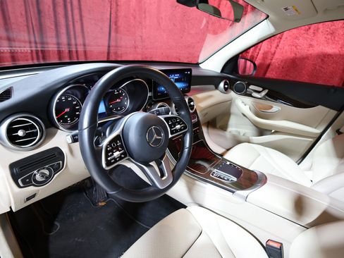 Used 2021 Mercedes-Benz GLC 300 image 12