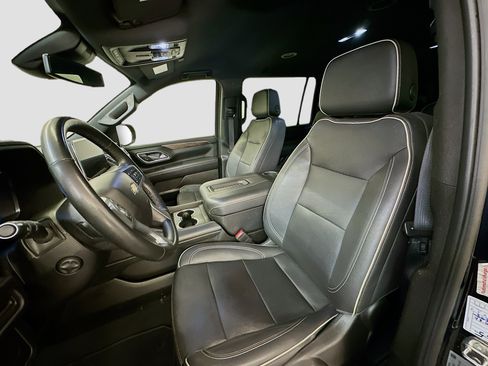 Used 2023 Chevrolet Suburban Premier image 13