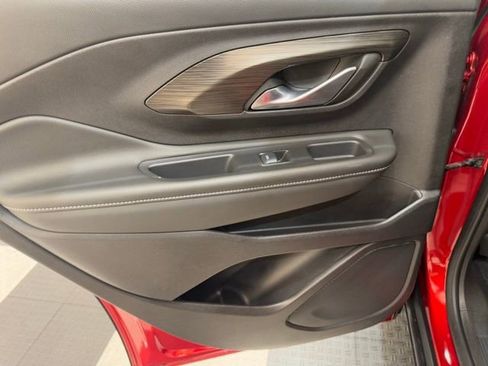 Used 2024 GMC Terrain SLE image 14