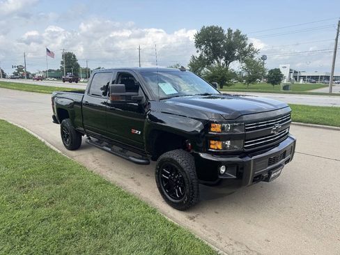 Used 2019 Chevrolet Silverado 2500 LTZ w/ Midnight Edition AWD/4WD image 7
