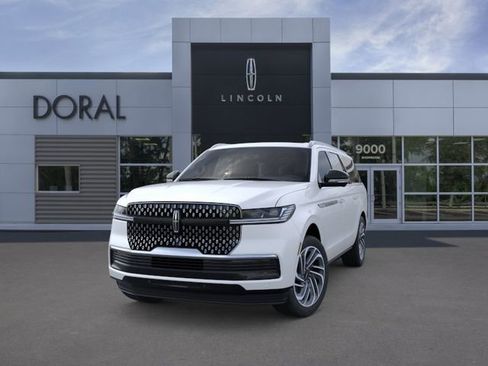 New 2026 Lincoln Navigator L Reserve AWD/4WD image 2