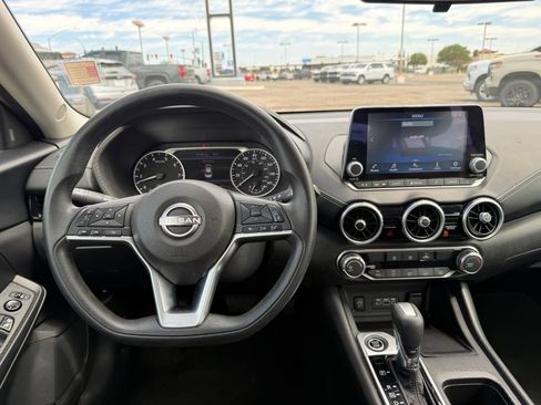 Used 2024 Nissan Sentra SV FWD image 14
