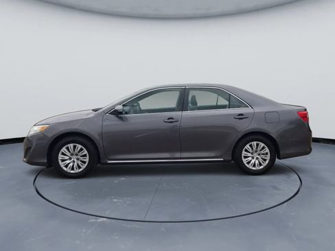 Used 2014 Toyota Camry LE FWD image 8