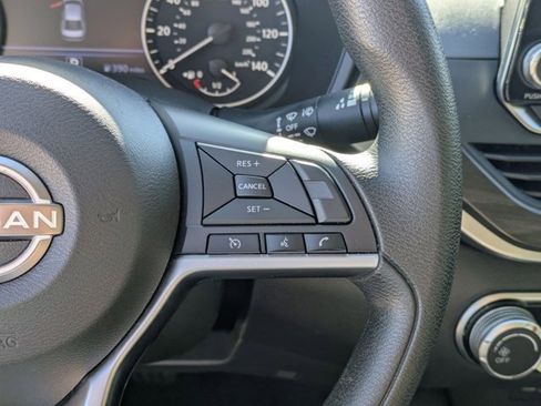 Used 2024 Nissan Altima 2.5 SV image 14