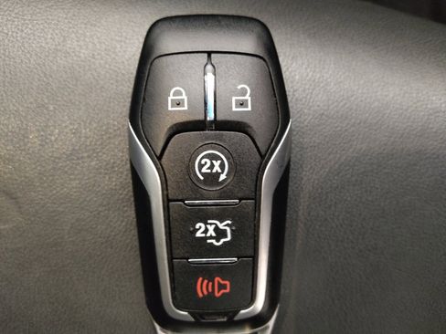 Used 2014 Lincoln MKZ FWD image 32
