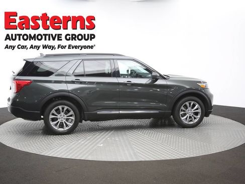 Used 2022 Ford Explorer XLT w/ Equipment Group 202A AWD/4WD image 47
