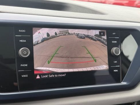 Used 2023 Volkswagen Taos SE w/ Panoramic Sunroof Package FWD image 16