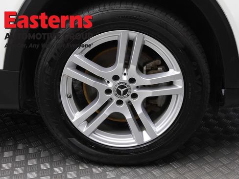 Used 2021 Mercedes-Benz GLB 250 4MATIC w/ Premium Package image 31