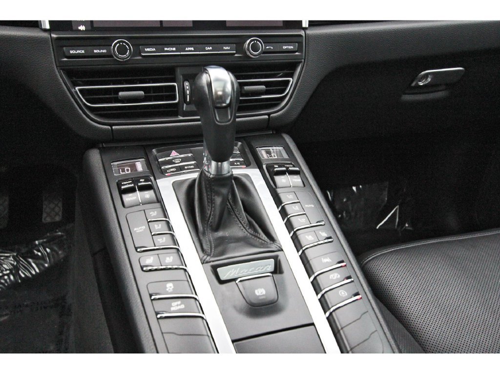 Used 2021 Porsche Macan S AWD/4WD image 30