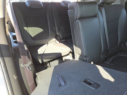 Used 2011 Kia Sorento EX image 18