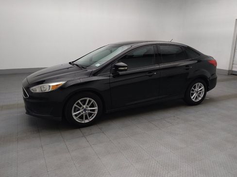 Used 2016 Ford Focus SE FWD image 2