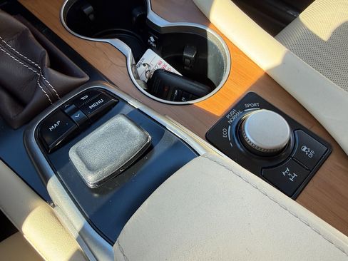 Used 2017 Lexus RX 350 AWD w/ Premium Package image 28