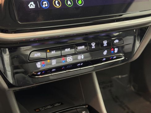 Used 2023 Chevrolet Bolt EUV Premier w/ Sun & Sound Package image 15