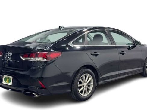 Used 2019 Hyundai Sonata SE FWD image 2